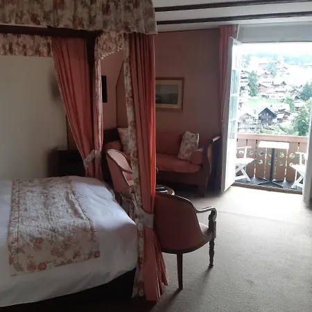 Regina 4*
