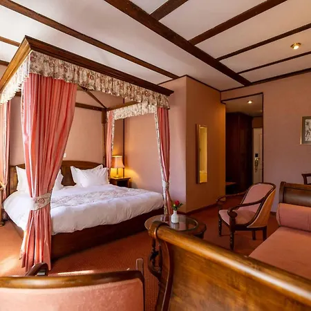 Regina 4*