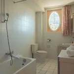 Regina 4*