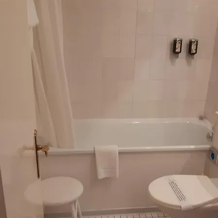 Regina 4* וונגן